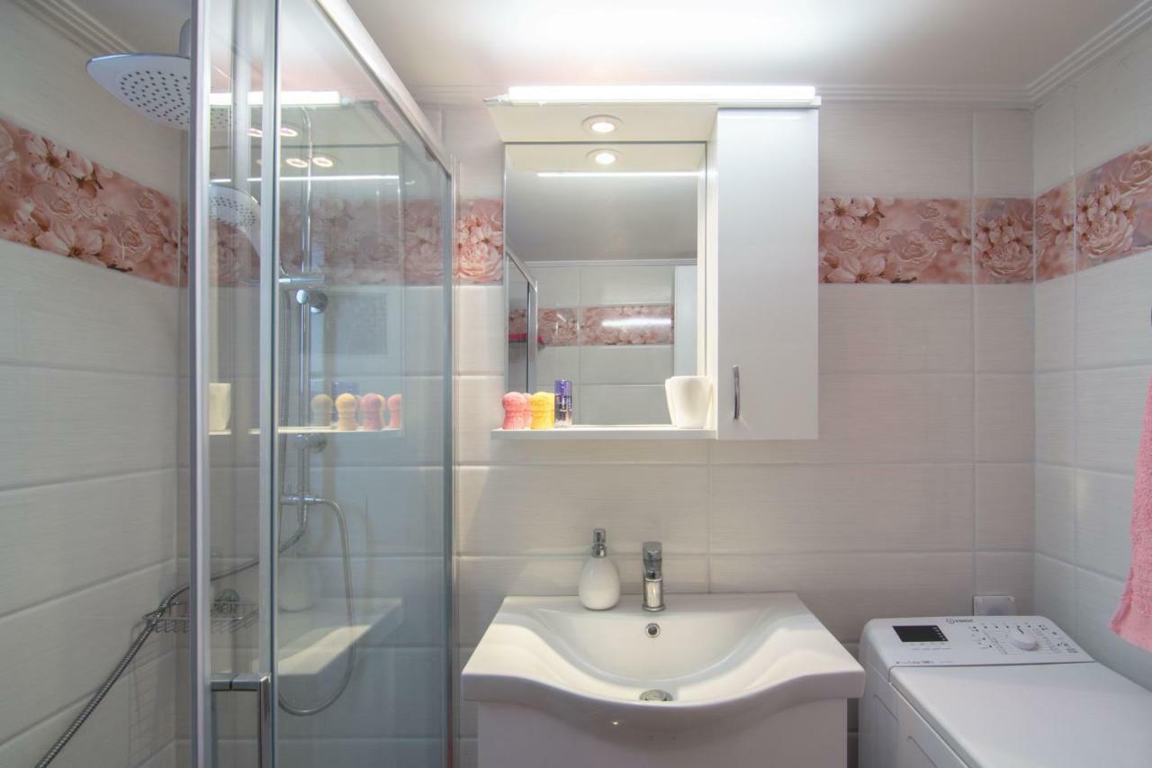 Apartament Lovely In *